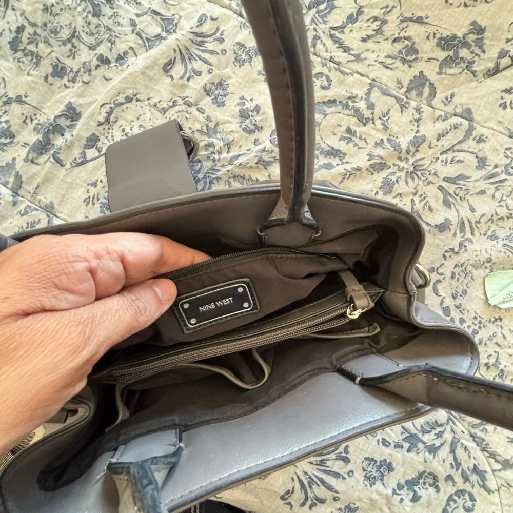 Elegant Gray Leather Handbag
